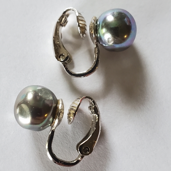 Trafari Faux Pearl Earrings - Picture 2 of 4